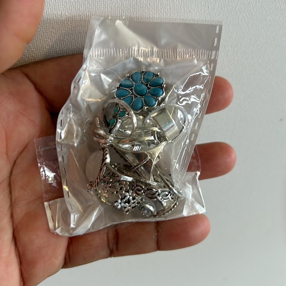Bundle of 13 Fashion Rings - Picture 4 of 4
